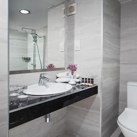 Otel Mayfair 4*