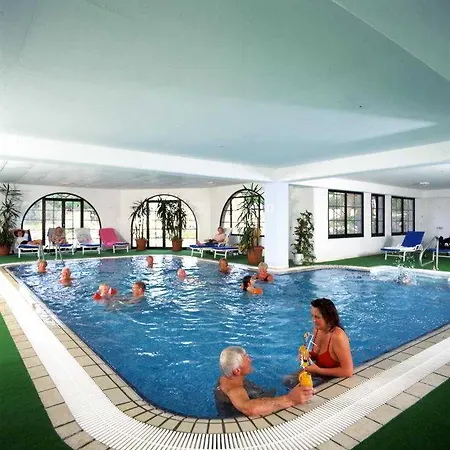 Mayfair Otel 4*
