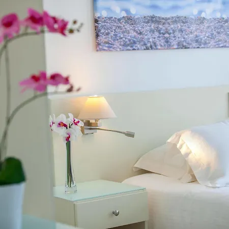 Otel Mayfair 4*