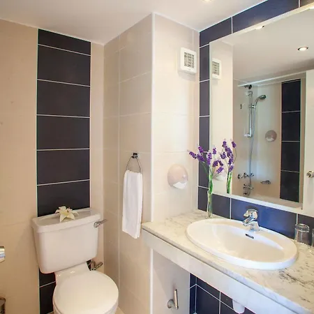 Otel Mayfair Pafos